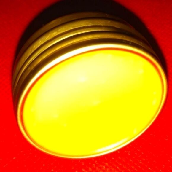 Hand CRAFT𝅺ED𝅺 Turmeric LEMON LIP BALM - Picture 1 of 4